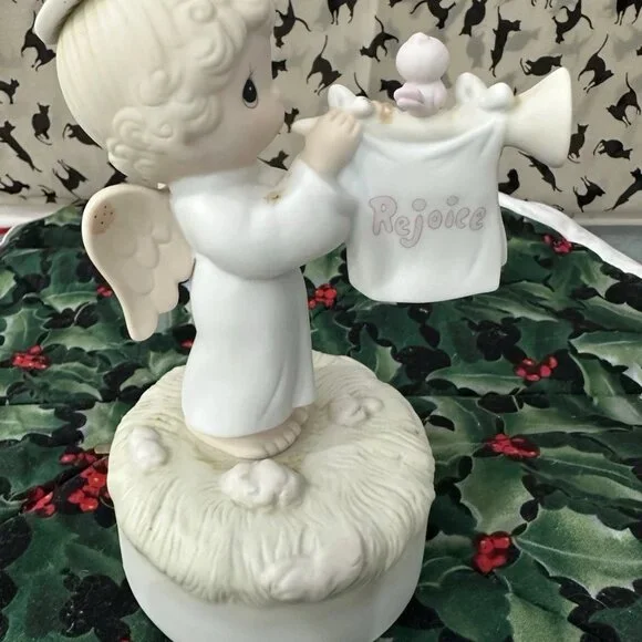 Precious Moments Rejoice O Earth Music Box 1981 Christmas Decor Joy to the World - Picture 2 of 4